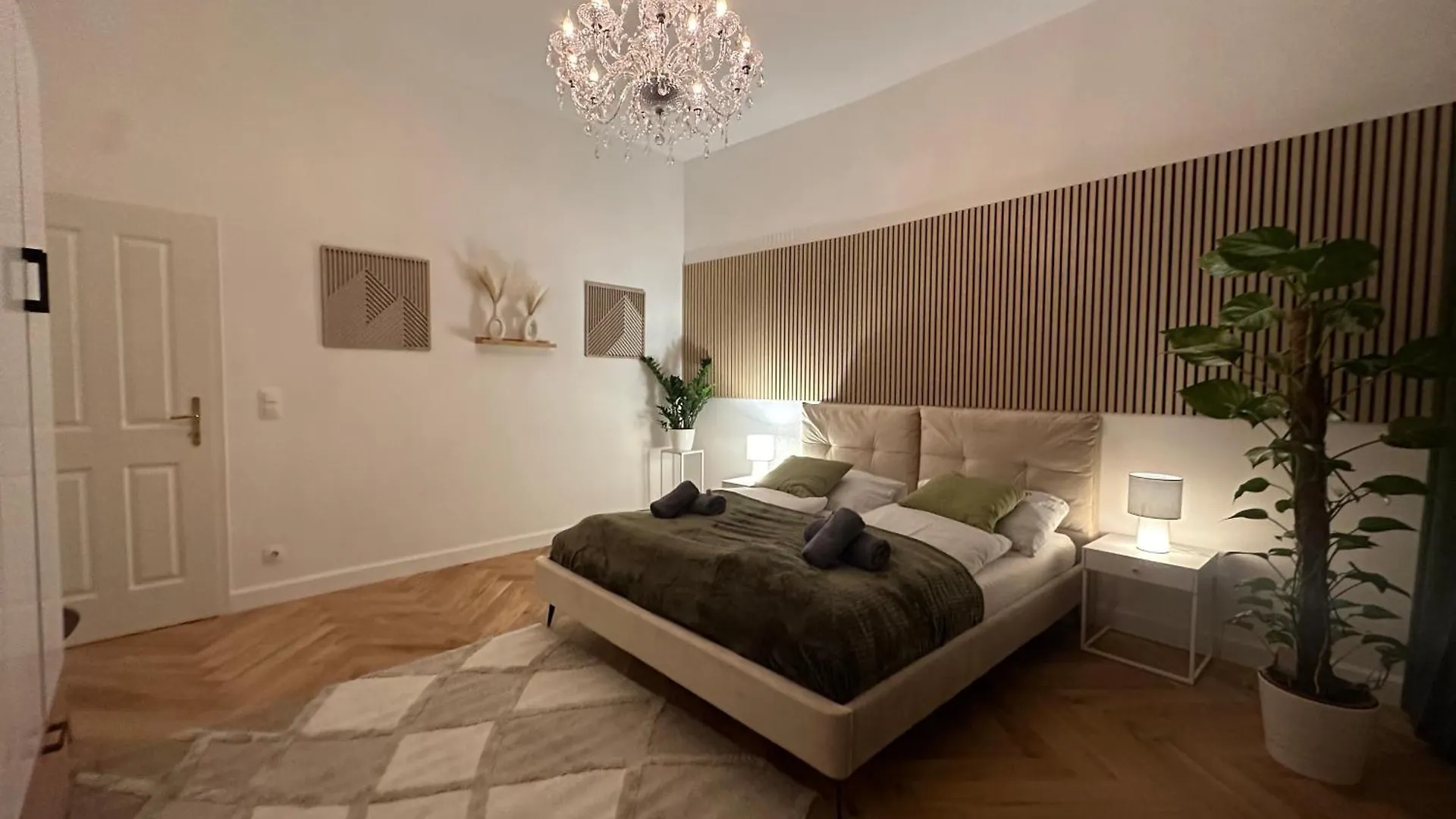 Central Elegant Heritage Apartment With Modern Comfort Vienna