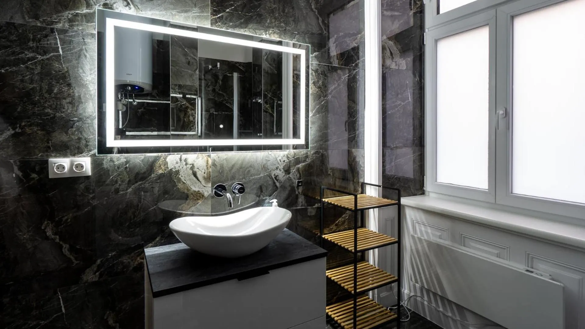 Central Elegant Heritage Apartment With Modern Comfort Vienna