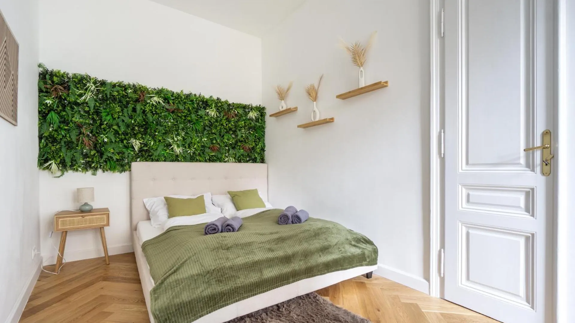 Central Elegant Heritage Apartment With Modern Comfort Vienna Austria