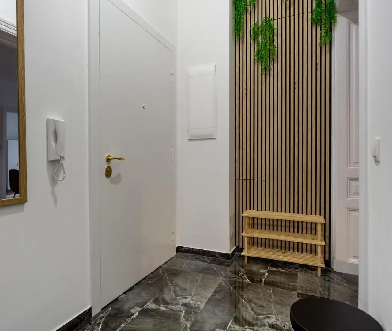 Central Elegant Heritage Apartment With Modern Comfort Vienna
