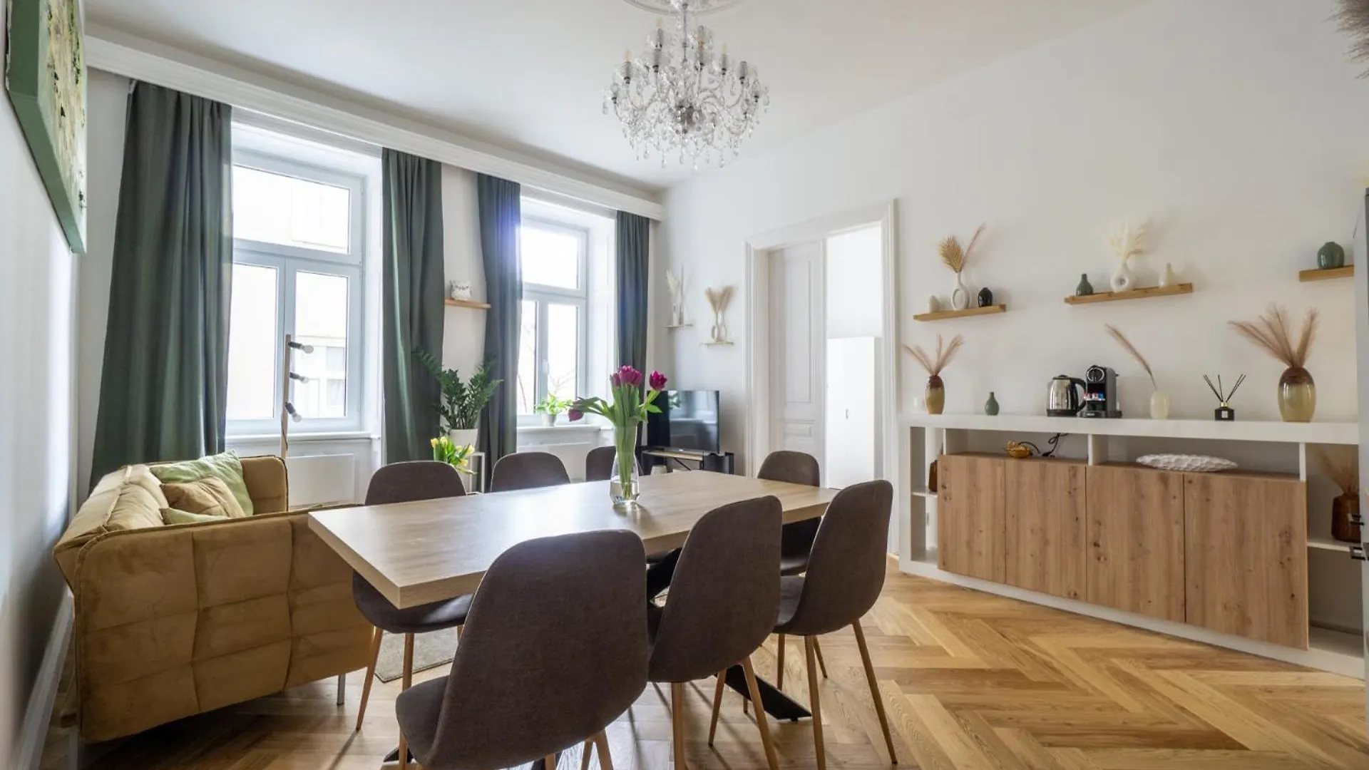 Central Elegant Heritage Apartment With Modern Comfort Vienna